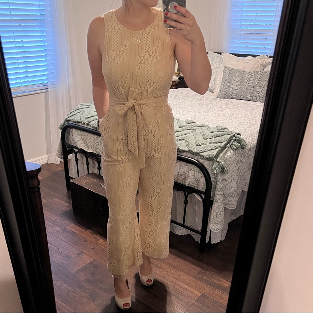 Vince Camuto Size 6 Blush/Nude Lace jumpsuit